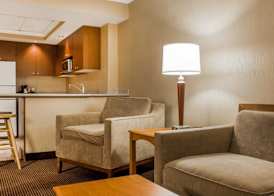 Clarion Hotel & Suites Riverfront 5