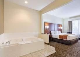 Quality Suites Springdale West I-49 5