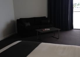 Lakes Hotel 3