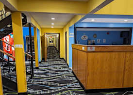 Super 8 by Wyndham Staunton 3