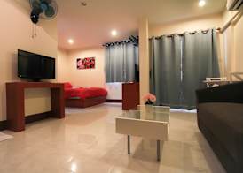 Walking Street Guest House 4