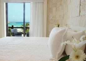 El Taj Oceanfront and Beachside Condo Hotel 5
