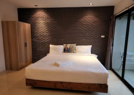 Dfeel House 5