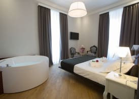 Ara Suite 2