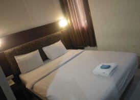 AMS PENTHOUSE 5