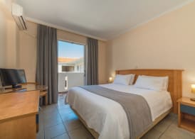 Xenos Kamara Beach 5