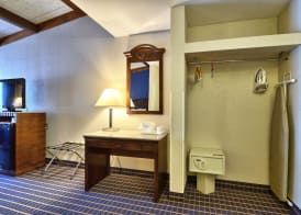 Howard Johnson by Wyndham Bangor 5