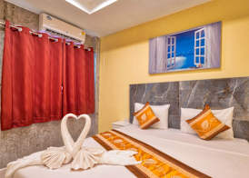 TJ Patong Hotel - Prime Location by OTOP Market & Sea 5
