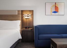 Holiday Inn Express INDIANAPOLIS AIRPORT by IHG 5