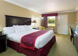 Ramada by Wyndham Lake Placid 5