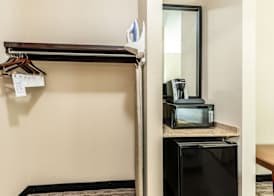 Red Lion Inn & Suites Mineral Wells 3