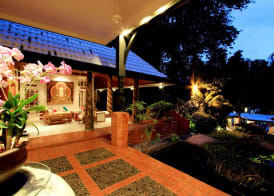 Mom Tri's Villa Royale 2