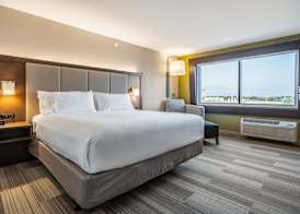 Holiday Inn Express & Suites PLATTEVILLE by IHG 4