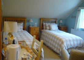 White Cottage Bed and Breakfast 2