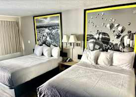 Super 8 by Wyndham Albuquerque Downtown 4
