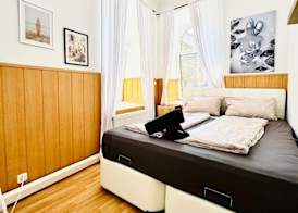 10BR Apt for Groups 8Min to Rathausplatz 3