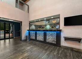 Best Western Bradbury Inn & Suites 3