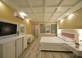 The Bay Beach Club 4
