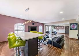 Quality Inn & Suites Canton 4