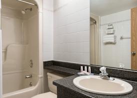 Days Inn by Wyndham Orillia 3