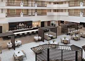 Embassy Suites by Hilton La Quinta Hotel & Spa 4