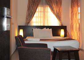 Lakeem Suites Adebola 4