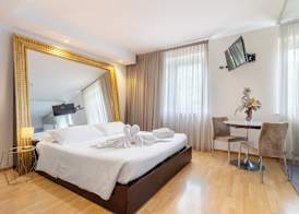 Aston Hotel 4