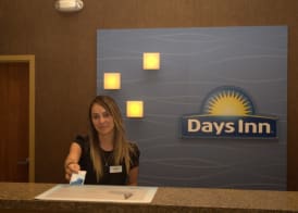 Days Inn by Wyndham Tulsa Central 2