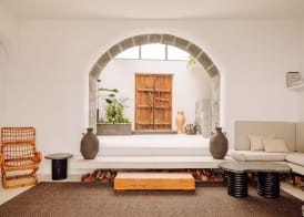 White Exclusive Suites & Villas 4