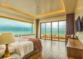 Coral Bay Resort 5