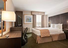 Days Inn by Wyndham Renfrew Conference Centre 2