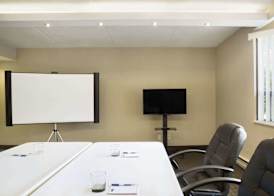 Travelodge by Wyndham Toronto East 2