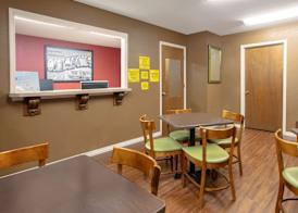 Super 8 by Wyndham Big Cabin/Vinita Area 2
