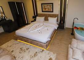 Crowne pyramids palace 3