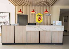 Super 8 by Wyndham Manzanillo 3