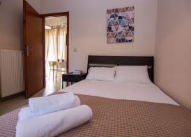 Nikis Dream Comfy Apartments 5