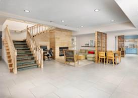 Country Inn & Suites by Radisson, Springfield, OH 4