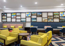 Hampton Inn Charleston-North 3