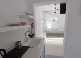 East Wind Perissa 5