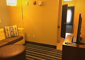 Holiday Inn Express & Suites PERRY-NATIONAL FAIRGROUND AREA by IHG 5
