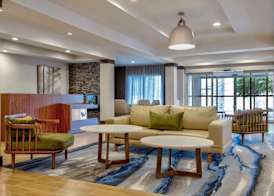 Fairfield Inn & Suites by Marriott Greenwood 5