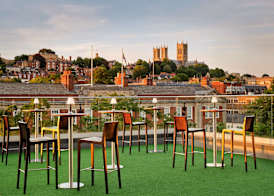 DoubleTree by Hilton Lincoln 2
