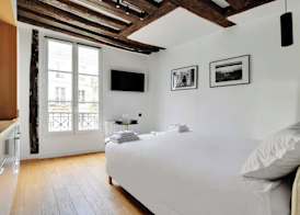 Charming studio A C - 2P - Le Marais 3
