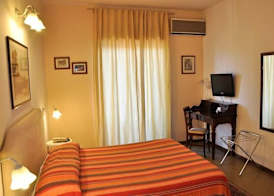 Tk HOTEL 4
