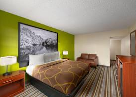 Super 8 by Wyndham Lake City 5
