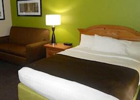 AmericInn by Wyndham Manitowoc 4