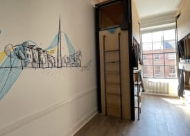Leevin Hostel George 5