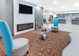 Days Inn & Suites by Wyndham Grand Rapids Near Downtown 2