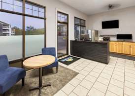 Days Inn by Wyndham Branson Ozarks 4