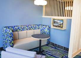 Holiday Inn Express & Suites GREENWOOD MALL by IHG 4